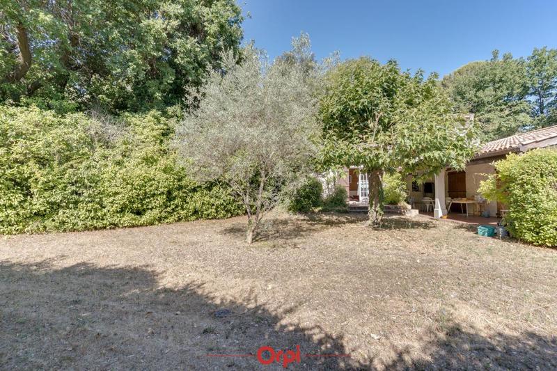 Propriété - 205 m² - 6 pièces