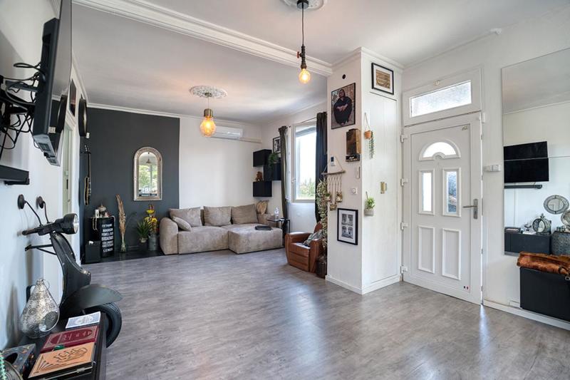 Maison - 92 m² - 5 pièces