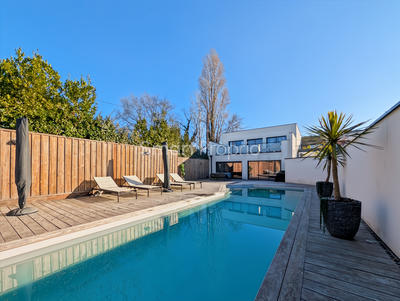 Maison - 190 m² - 6 pièces