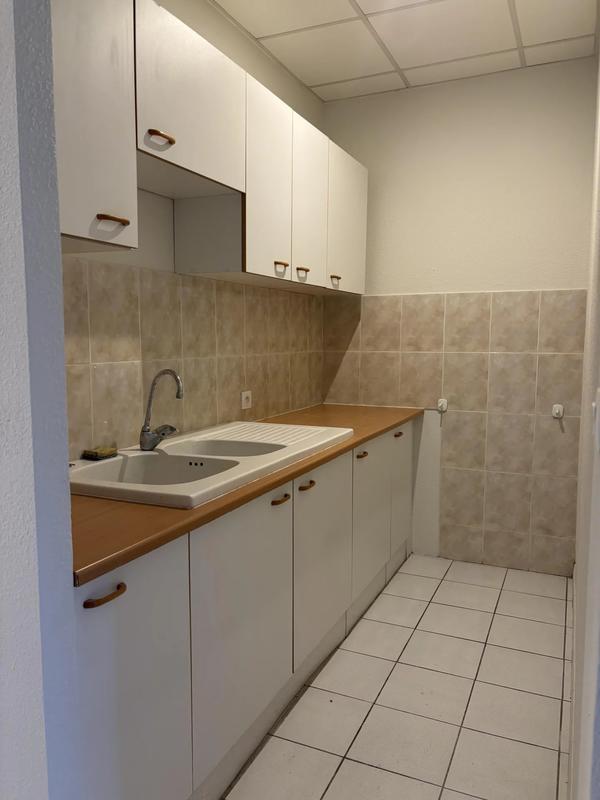 Local d'activités - 12 m² - 1 pièce