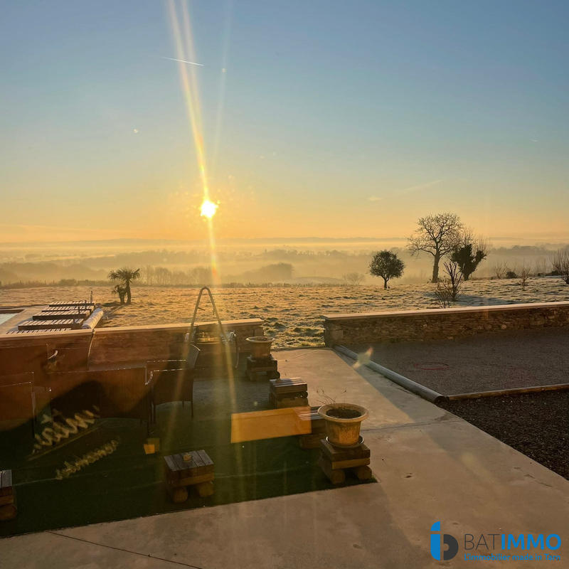 Maison - 820 m² - 18 pièces