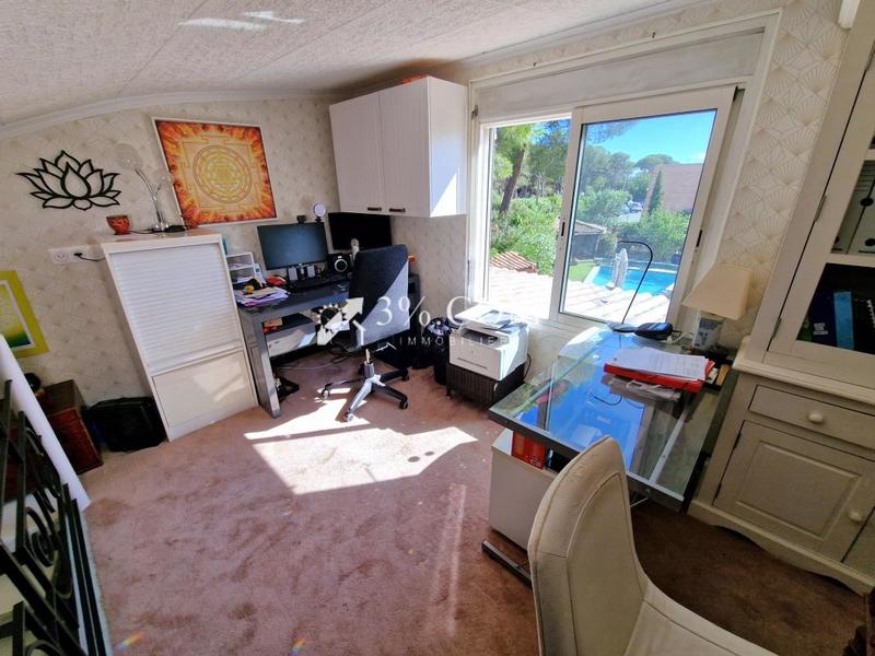 Maison - 96 m² - 5 pièces