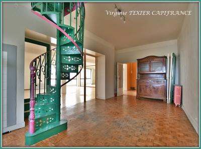 Immeuble - 437 m² - 11 pièces