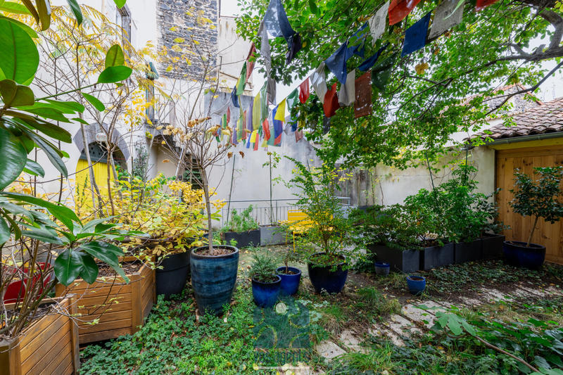 Maison - 280 m² - 8 pièces