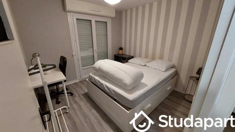 Chambre - 10 m² - 1 pièce