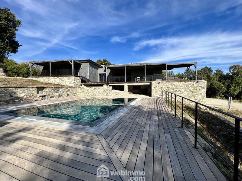 Maison - 190 m² - 4 pièces