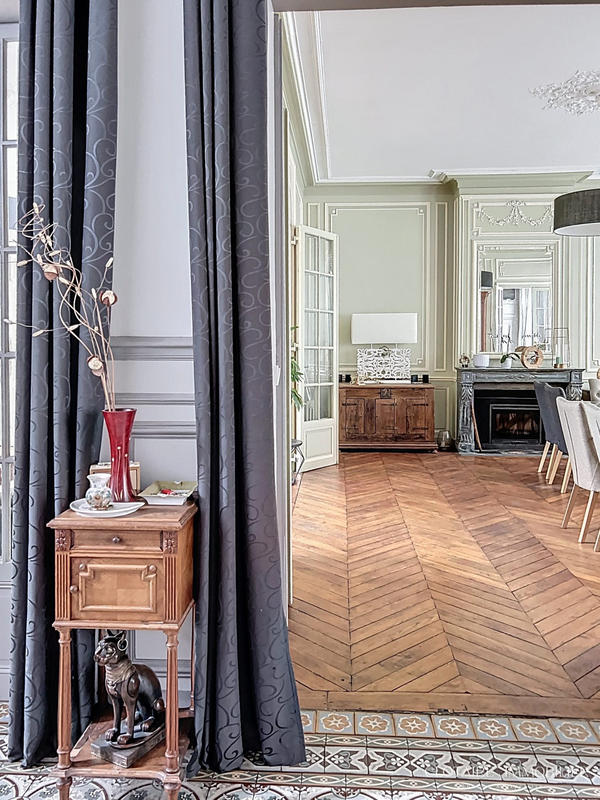 Maison - 600 m² - 12 pièces