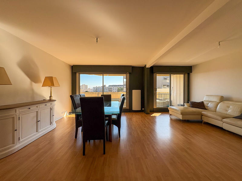 Appartement - 93 m² - 4 pièces