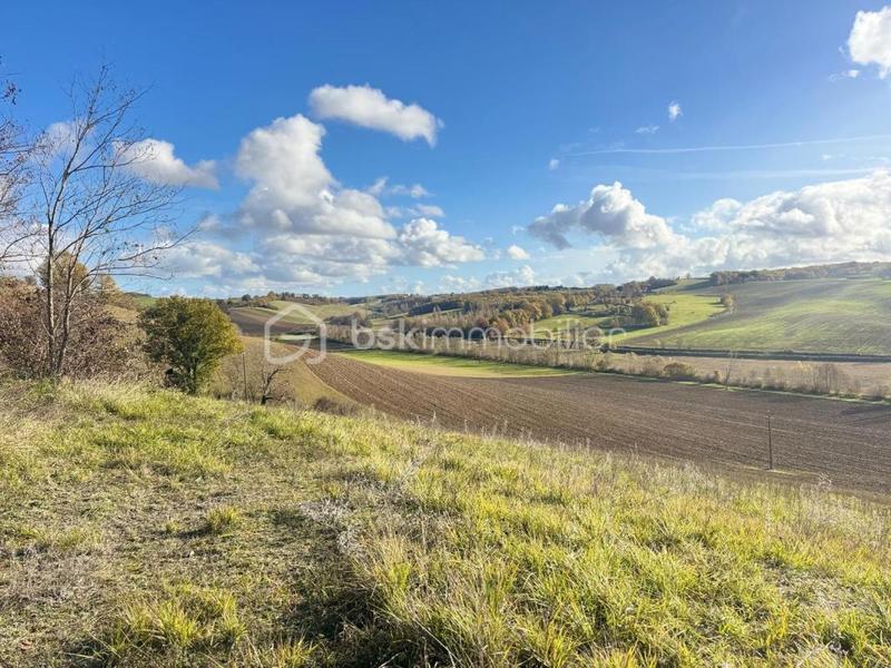 Terrain constructible - 2 400 m²