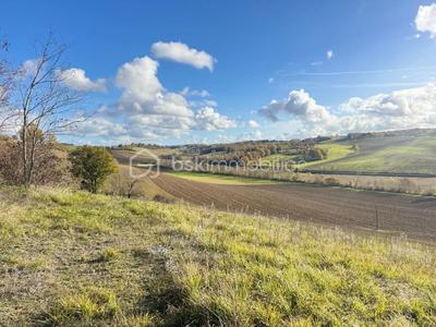 Terrain constructible - 2 400 m²