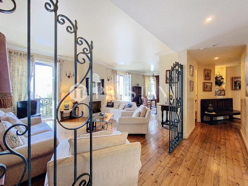 Appartement - 143 m² - 5 pièces