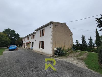 Maison de village - 315 m² - 10 pièces