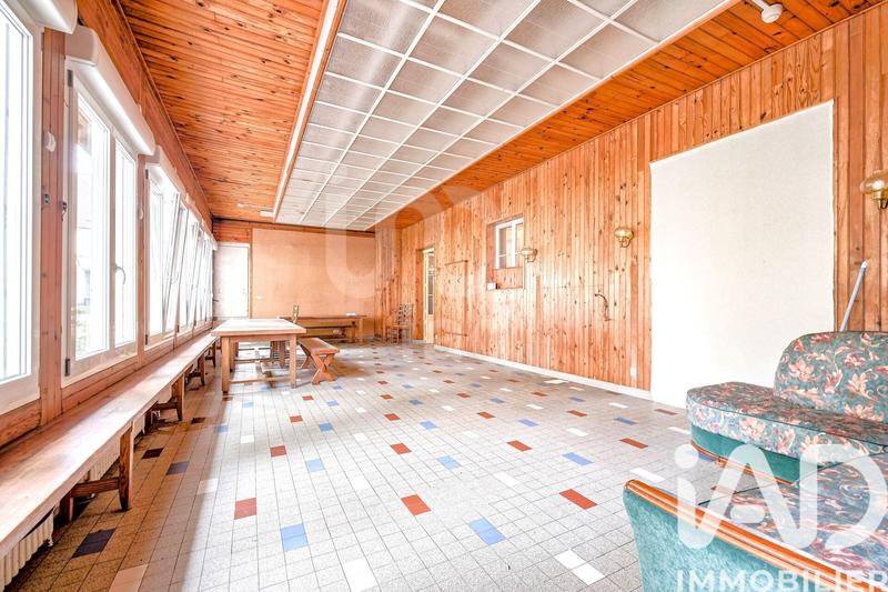 Maison - 1 160 m² - 59 pièces