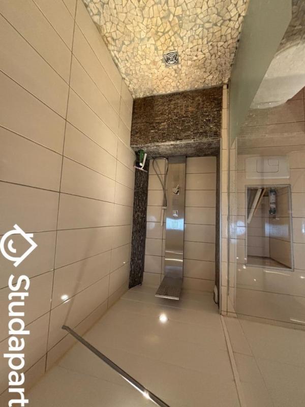 Chambre - 9 m² - 1 pièce