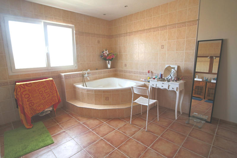 Maison - 171 m² - 6 pièces