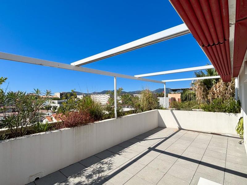 Penthouse - 77 m² - 4 pièces