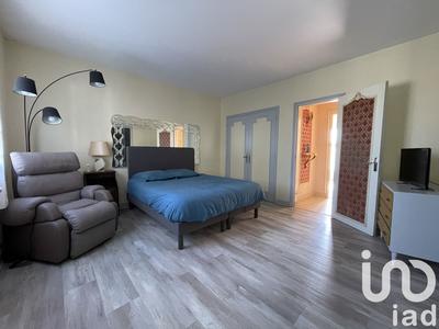 Maison - 238 m² - 8 pièces