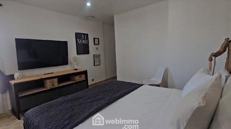 Maison - 250 m² - 11 pièces