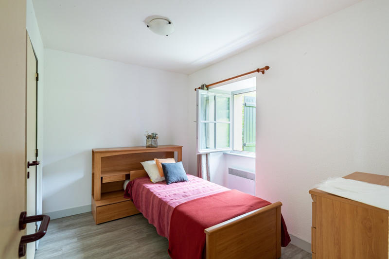 Maison - 1 791 m² - 39 pièces