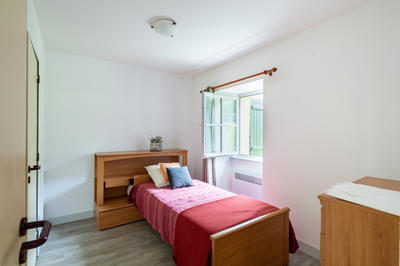 Maison - 1 791 m² - 39 pièces