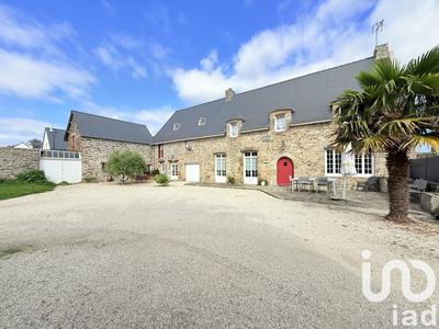 Maison - 208 m² - 8 pièces