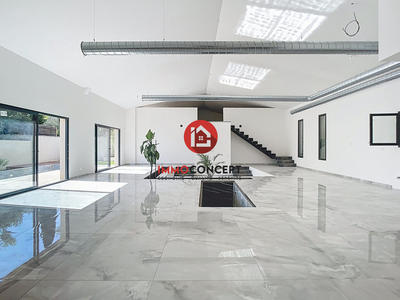 Mas - 254 m² - 5 pièces