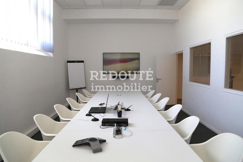 Bureau - 250 m² - 5 pièces