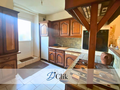 Maison - 223 m² - 8 pièces