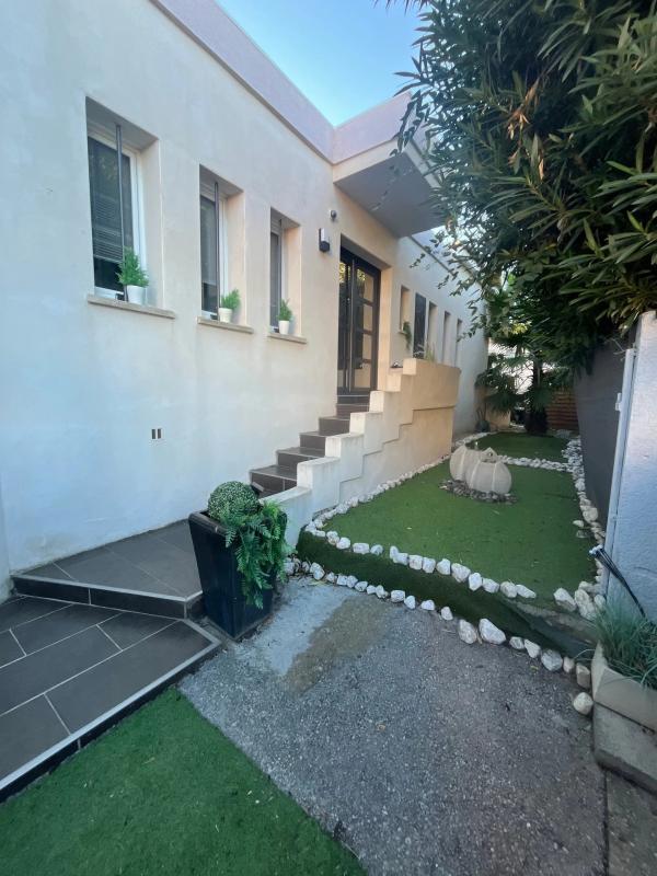 Villa - 230 m² - 10 pièces