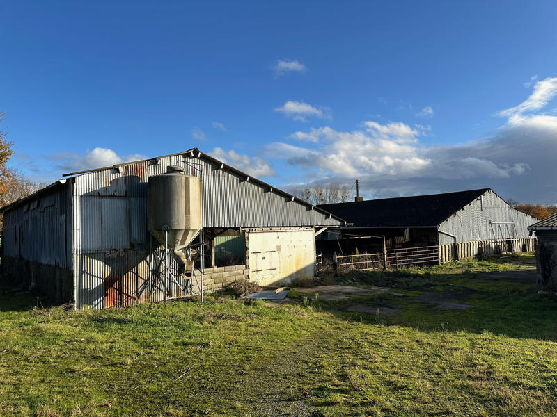 Parking / Garage - 4 500 m²