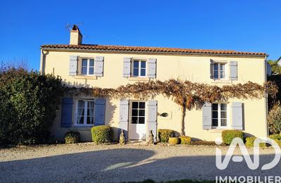 Maison - 170 m² - 9 pièces