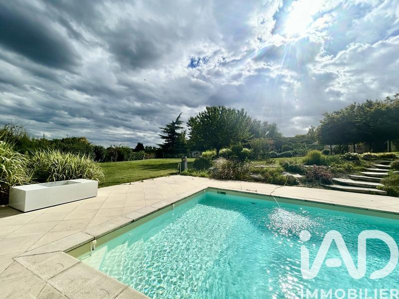 Maison - 360 m² - 10 pièces