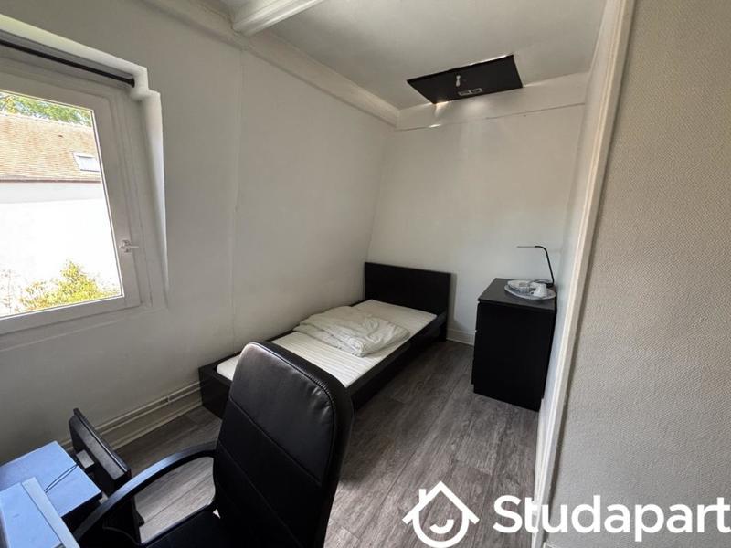 Chambre - 11 m² - 1 pièce