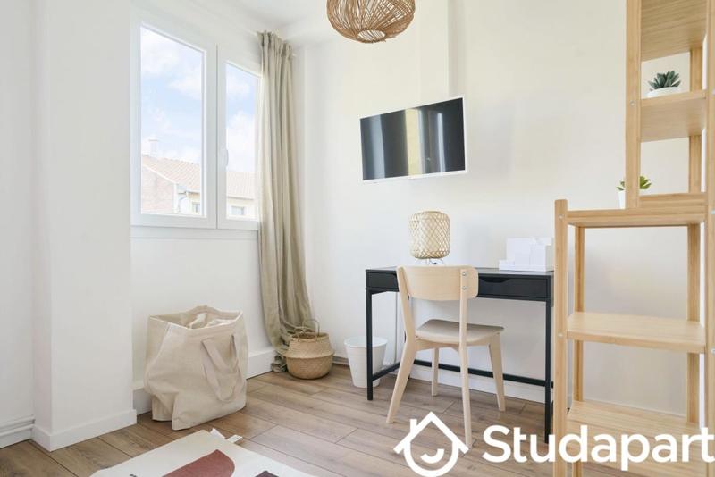 Chambre - 12 m² - 1 pièce