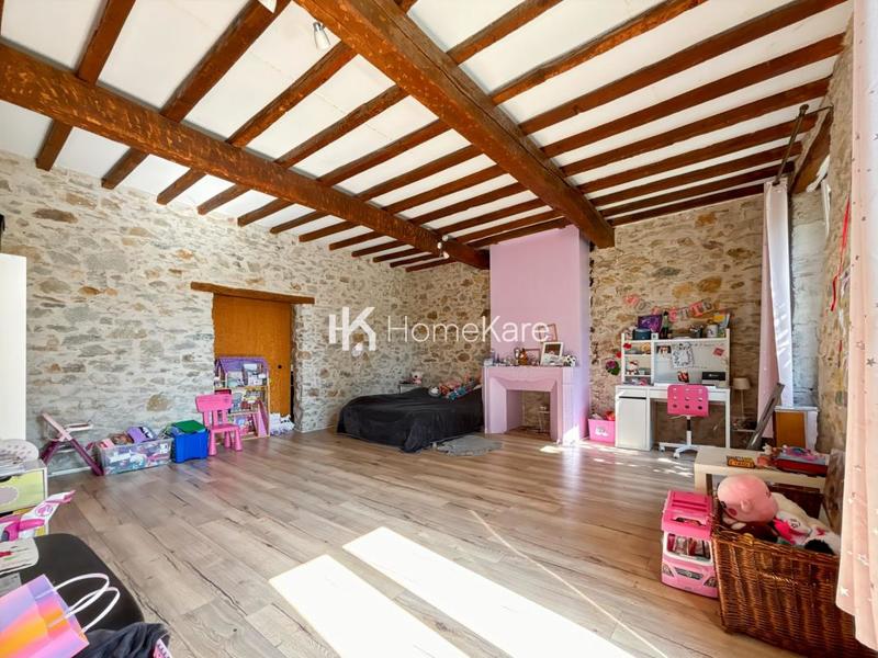 Maison - 360 m² - 7 pièces