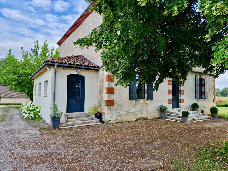 Maison - 262 m² - 9 pièces