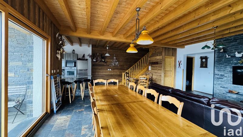 Maison - 209 m² - 7 pièces