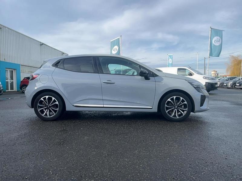 Renault Clio V Techno E-Tech full hybrid 145