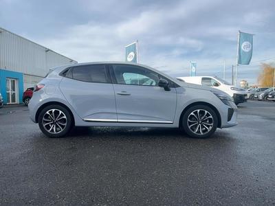 Renault Clio V Techno E-Tech full hybrid 145