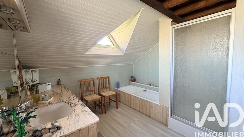 Maison - 180 m² - 9 pièces