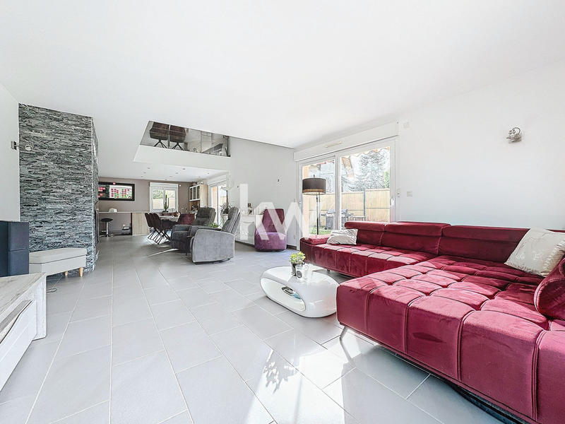 Maison - 284 m² - 7 pièces