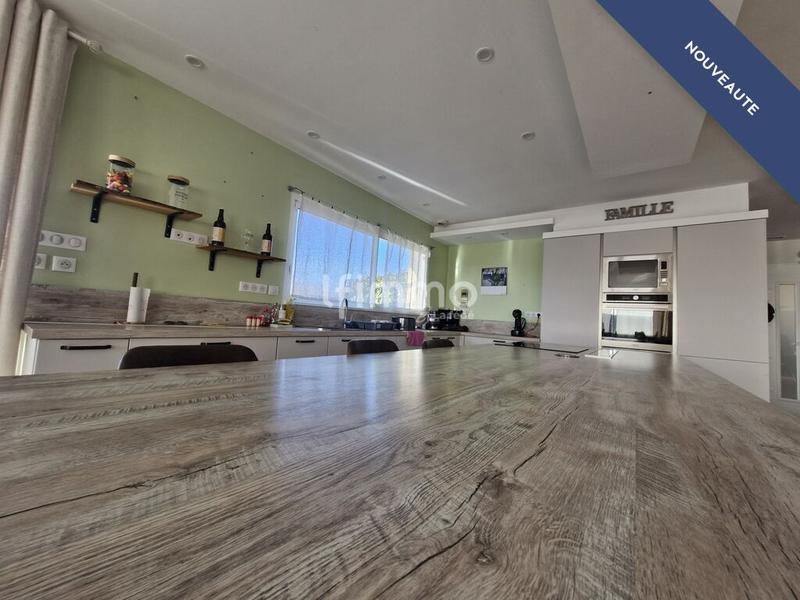 Maison - 200 m² - 7 pièces