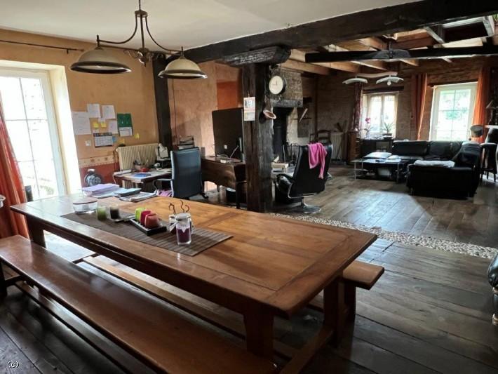 Maison ancienne - 180 m² - 7 pièces