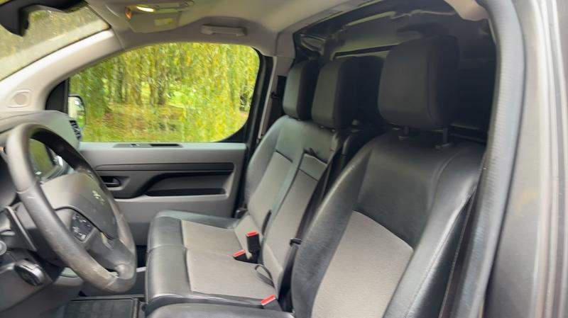 Peugeot Expert Vu 2.0 BlueHDi 180 Eat8 Asphalt - Première main