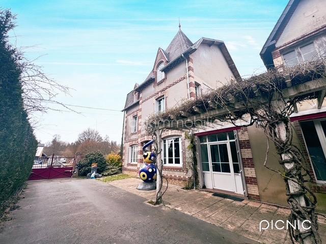 Demeure - 245 m² - 10 pièces