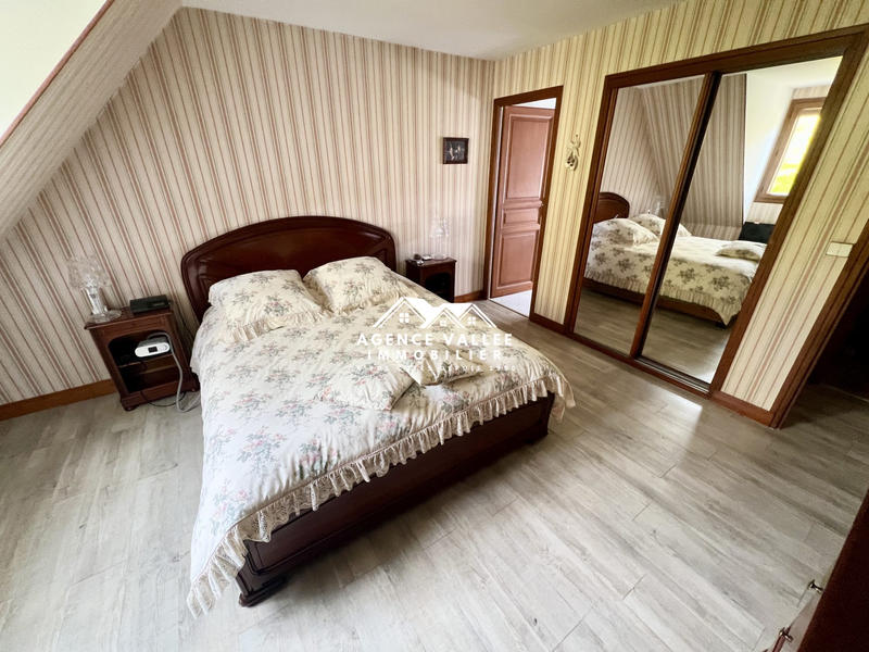 Maison traditionnelle - 160 m² - 6 pièces