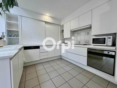 Maison - 206 m² - 7 pièces