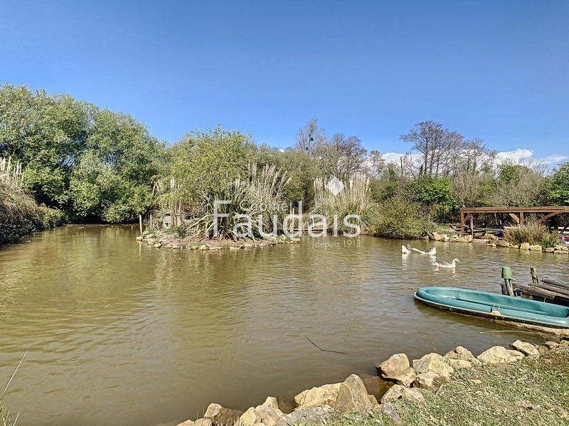 Propriété - 147 m² - 6 pièces