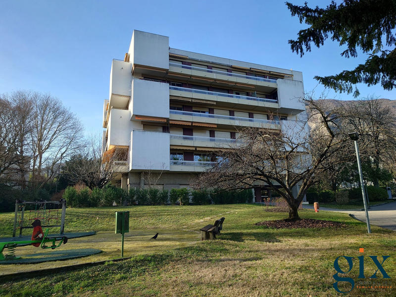 Appartement - 95 m² - 3 pièces