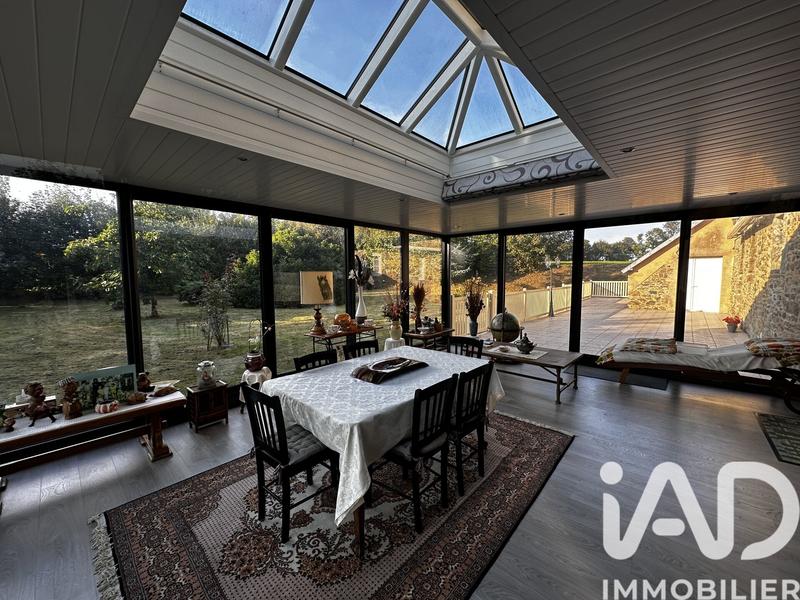 Maison - 202 m² - 6 pièces